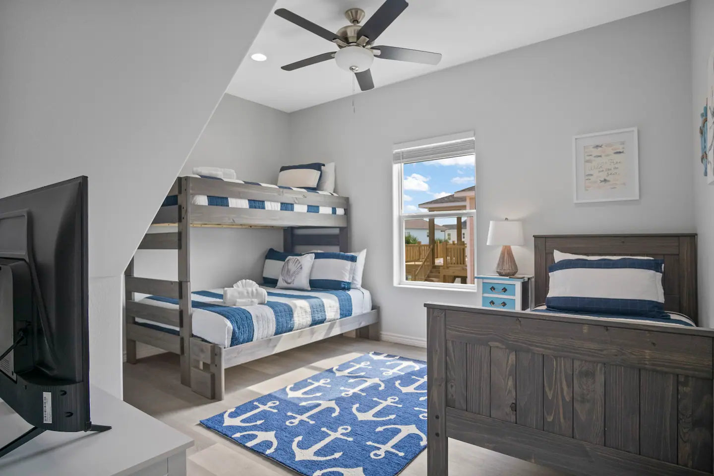 Sleeps 20 | Walk to the Beach | Great for Families
