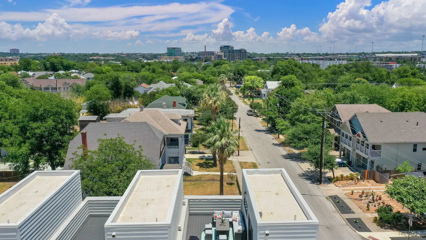 Rooftop Deck & City Views | Near Pearl & Riverwalk