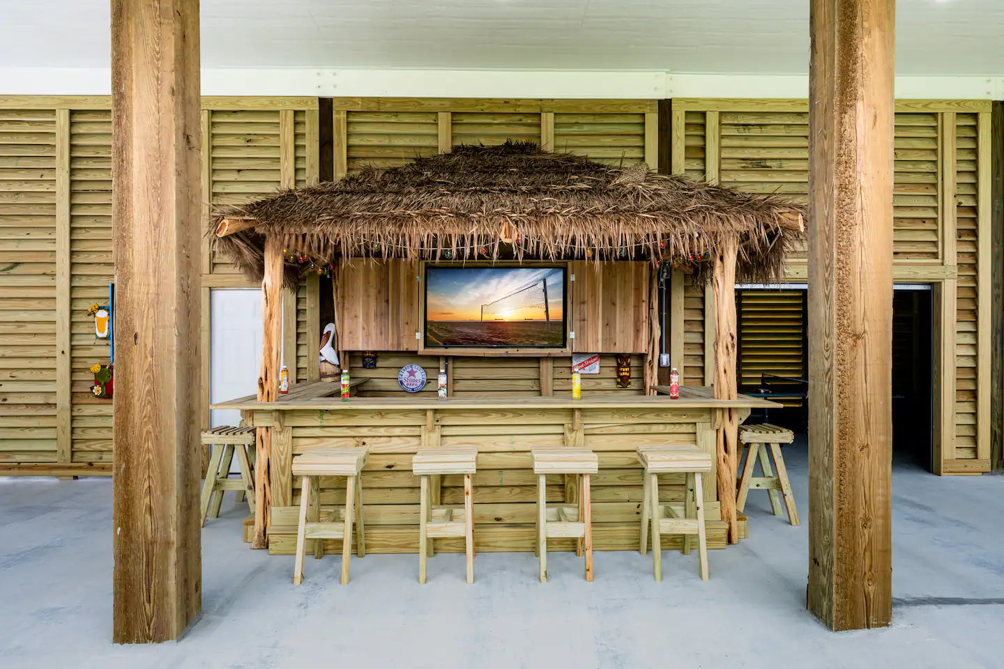 Sleeps 24 | Walk to Beach | Game Room & Tiki Bar