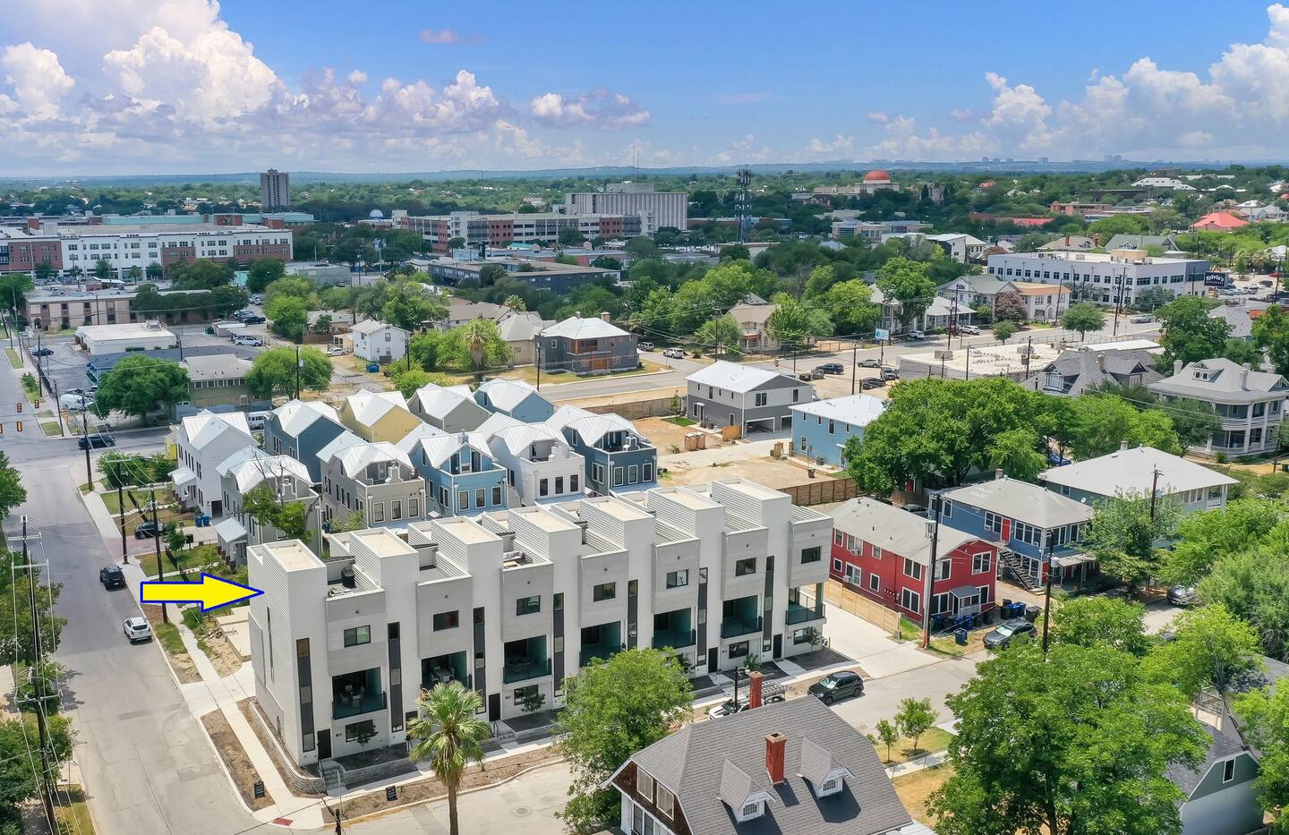 Rooftop Deck & City Views | Near Pearl & Riverwalk